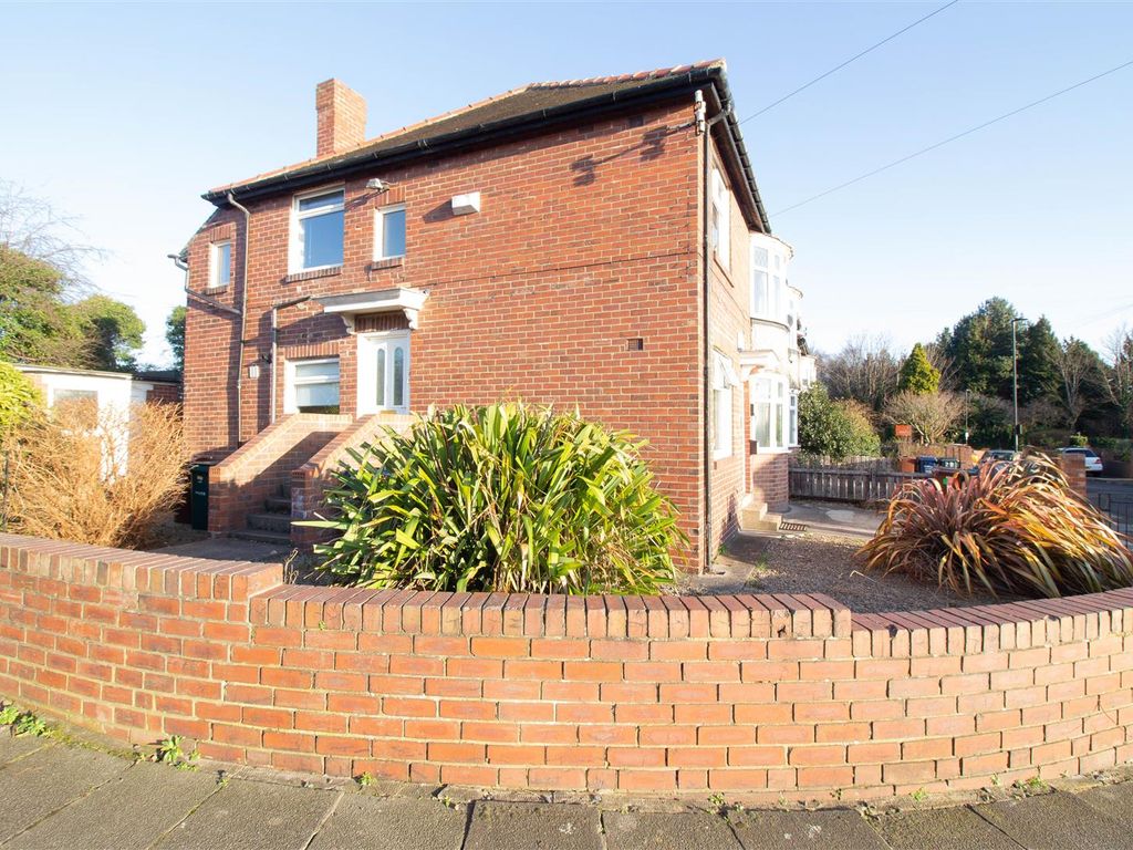 2 bed flat to rent in Birchwood Avenue, High Heaton, Newcastle Upon