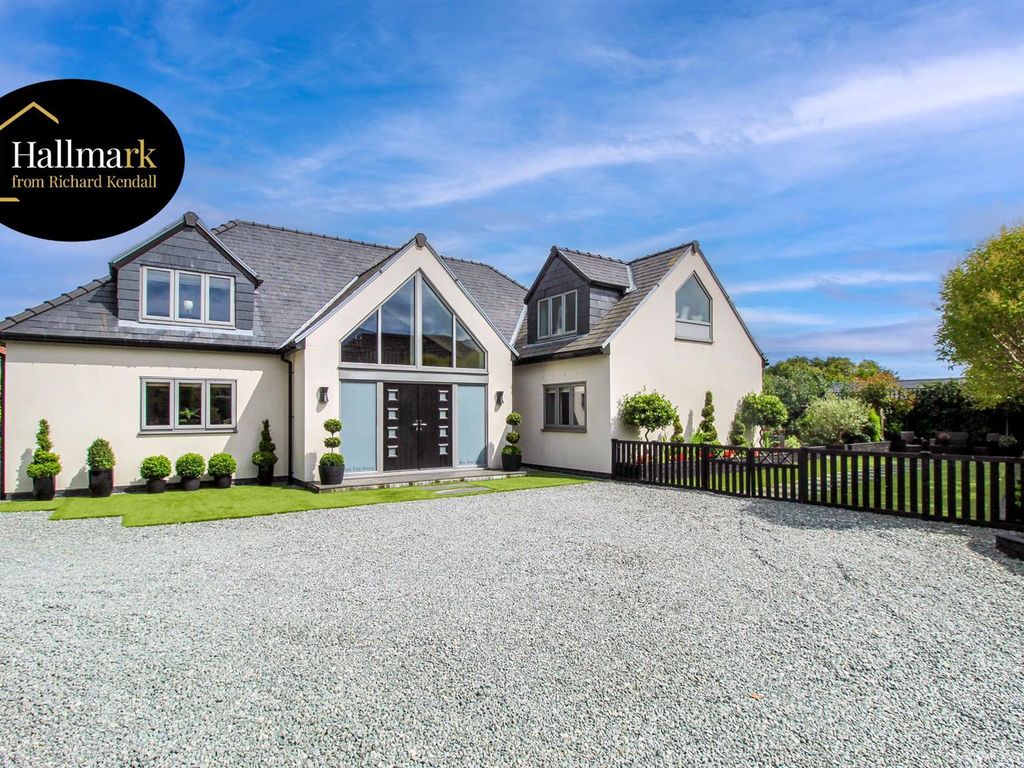 5 bed detached house for sale in Broomhall Avenue, Wakefield WF1, £