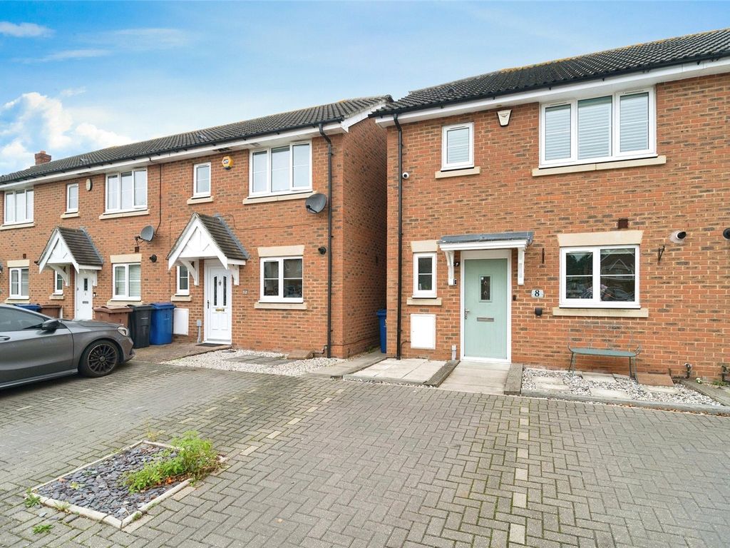 3 bed semidetached house for sale in Failand Mews, StanfordLeHope