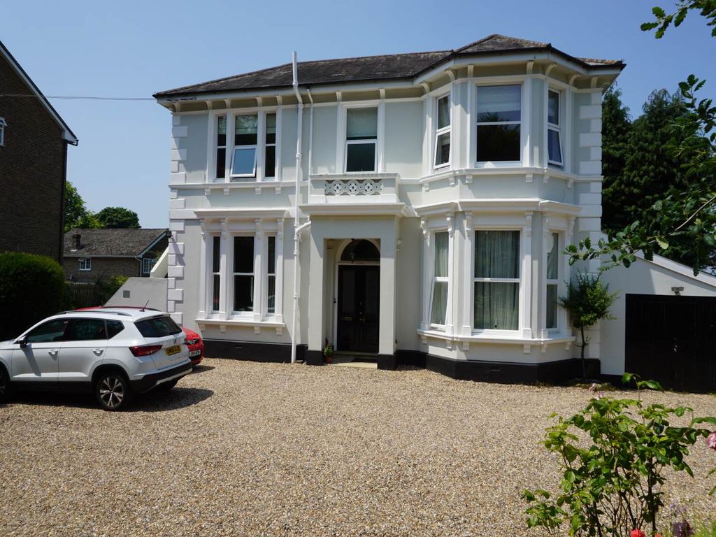 1 bed flat to rent in Ferndale, Tunbridge Wells, Kent TN2, £1,300 pcm