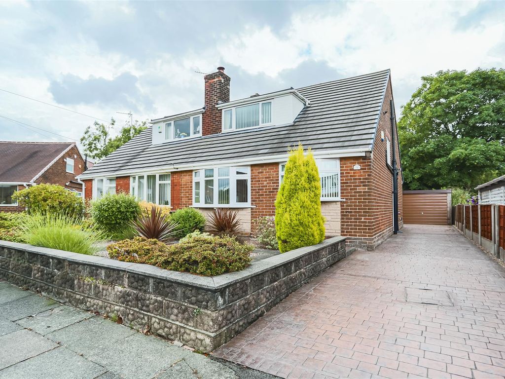 3 bed bungalow for sale in Sindsley Road, Wardley, Swinton, Manchester