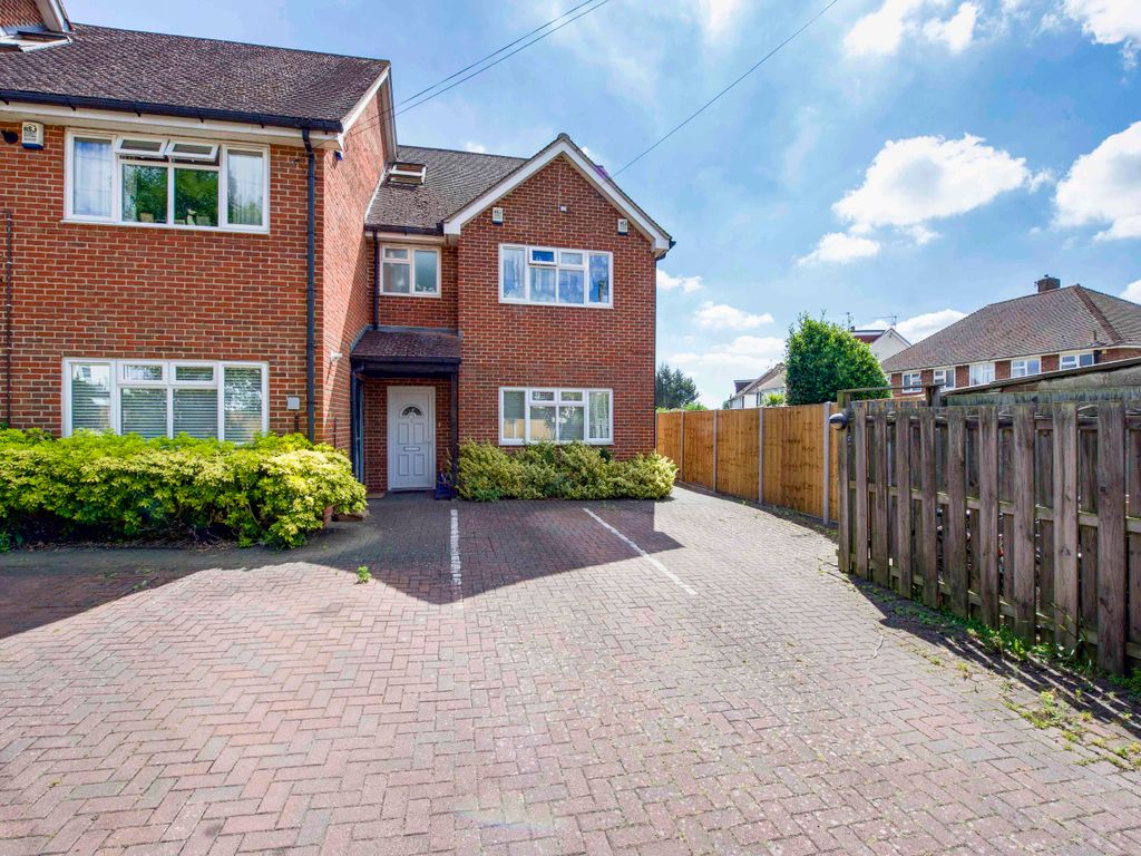 1 bed for sale in Chalfont Mews, Hillingdon, Uxbridge UB10