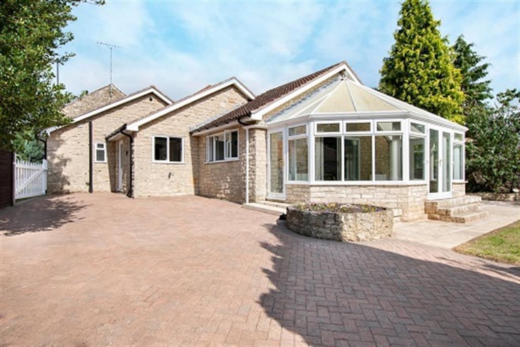 3 bed bungalow for sale in Sunderland Street, Tickhill, Doncaster DN11