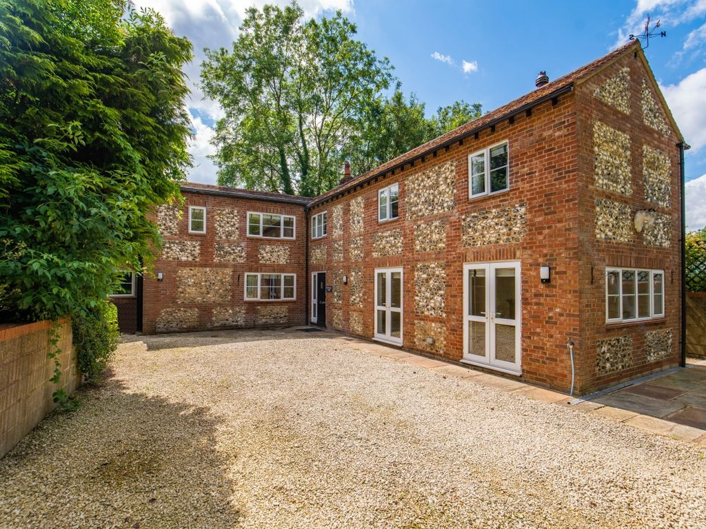 3 bed detached house to rent in Hyde Lane, Little Kingshill, Great