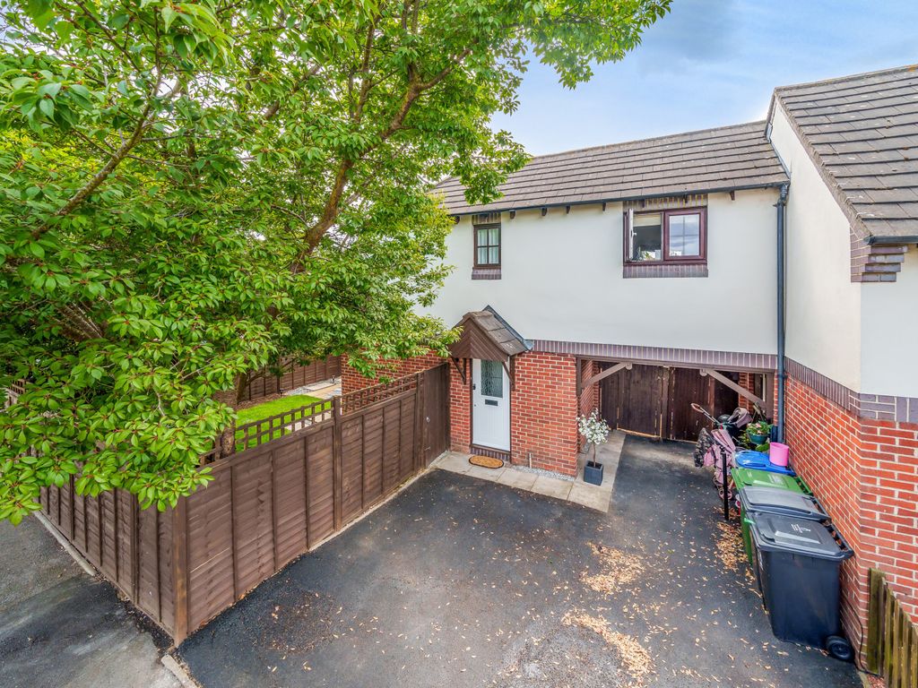 1 bed end terrace house for sale in Archer Close, Kingston Upon Thames