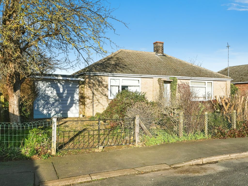2 bed bungalow for sale in Tower Road, Hilgay, Downham Market PE38, £