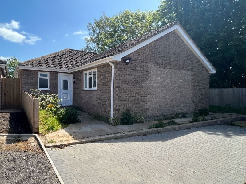 3 bed detached bungalow for sale in Ixworth Road, Norton, Bury St