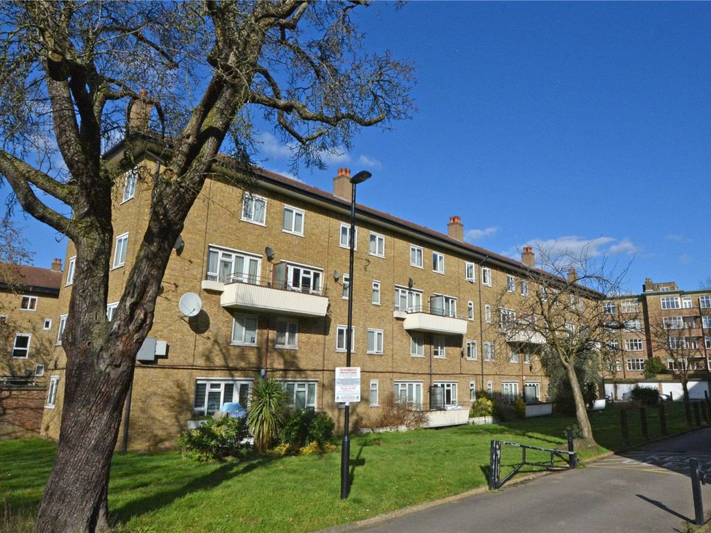 3 bed flat for sale in Paynell Court, Lawn Terrace, Blackheath, London