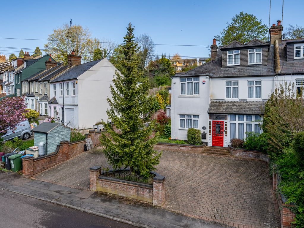 5 bed semidetached house for sale in Glenview Road, Hemel Hempstead