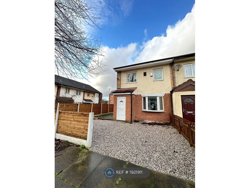 3 bed end terrace house to rent in Eastburn Avenue, Manchester M40, £