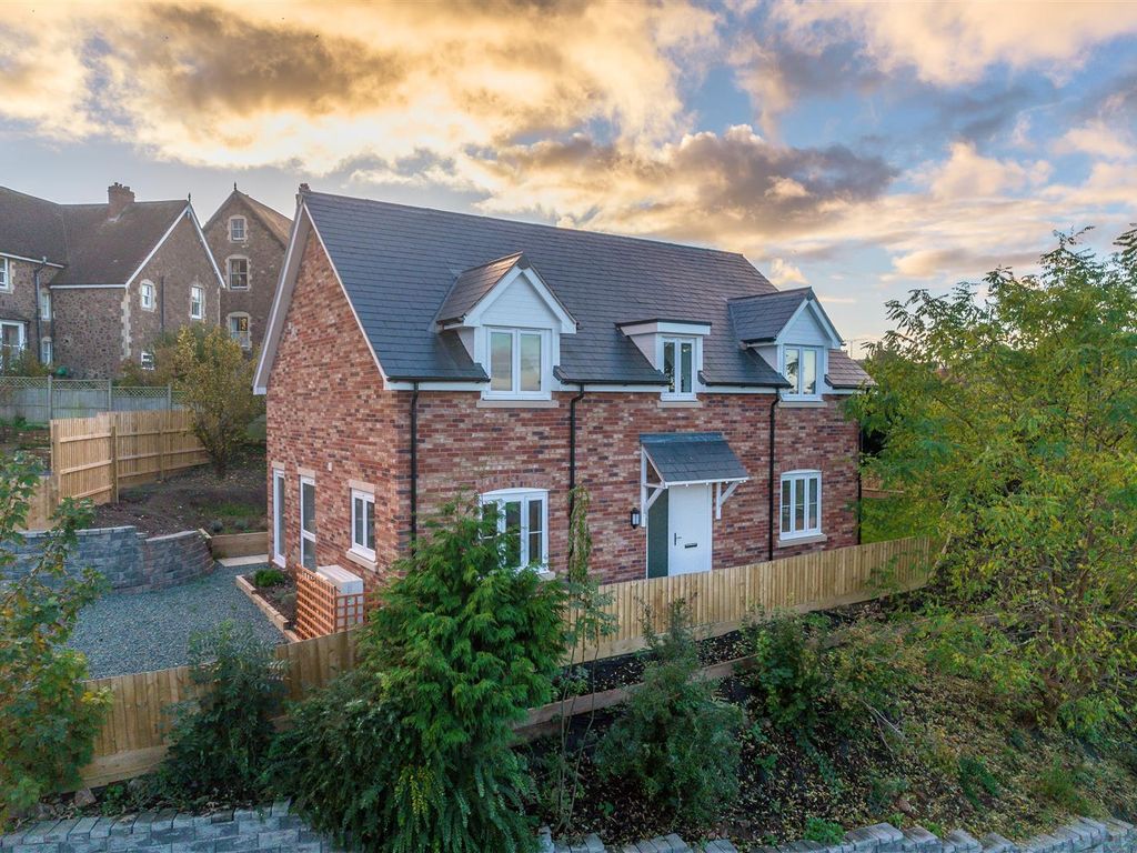 4 bed detached house for sale in Lansdowne Road, Malvern WR14, £600,000 Zoopla
