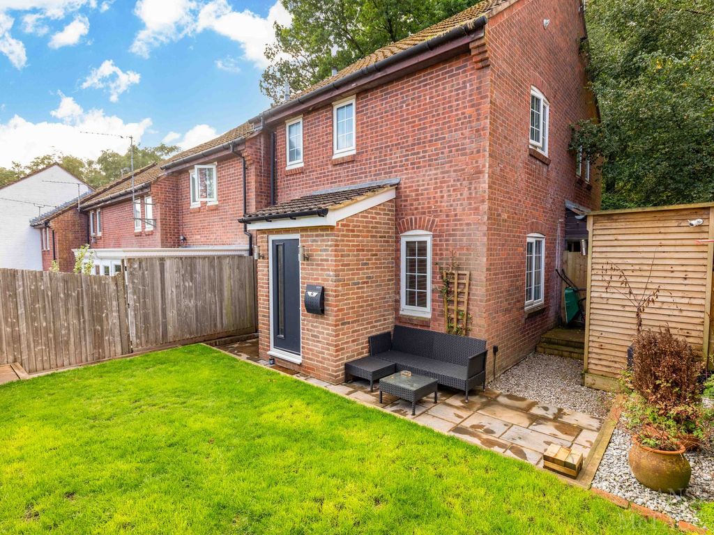 1 bed end terrace house for sale in Gorse Close, Crawley RH11 Zoopla