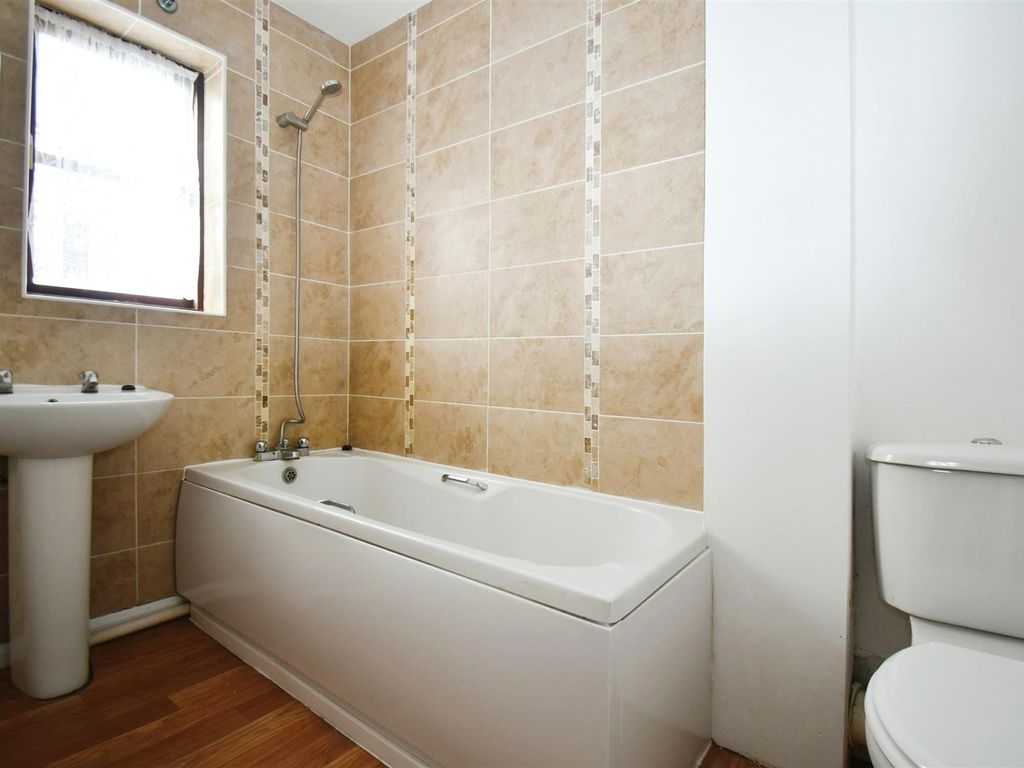 2 bed end terrace house for sale in Admirals Croft, Hull HU1, £135,000 Zoopla