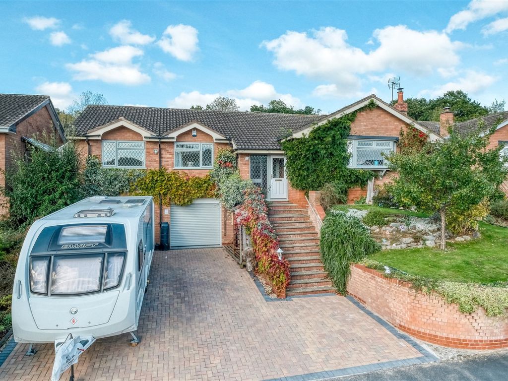 4 bed bungalow for sale in Marshfield Close, Church Hill North