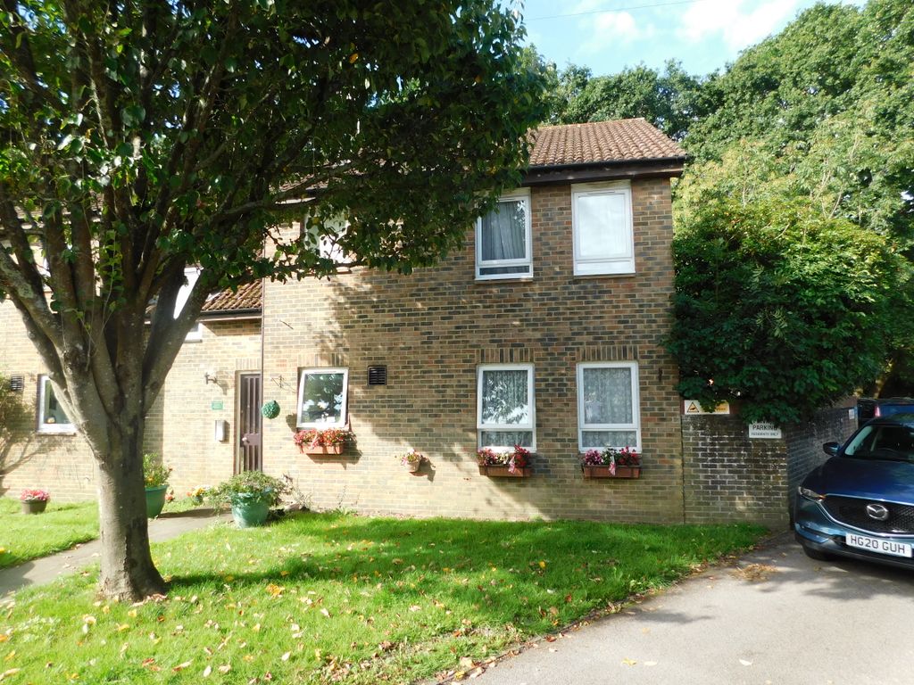 Studio for sale in Rufus Gardens, Totton SO40, £99,950 Zoopla