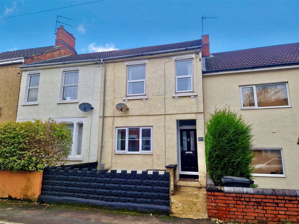 4 bed terraced house for sale in Dixon Street, Old Town, Swindon