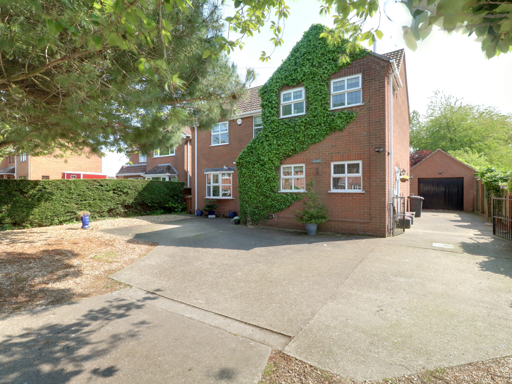 4 bed detached house for sale in Station Road, Ulceby DN39 Zoopla