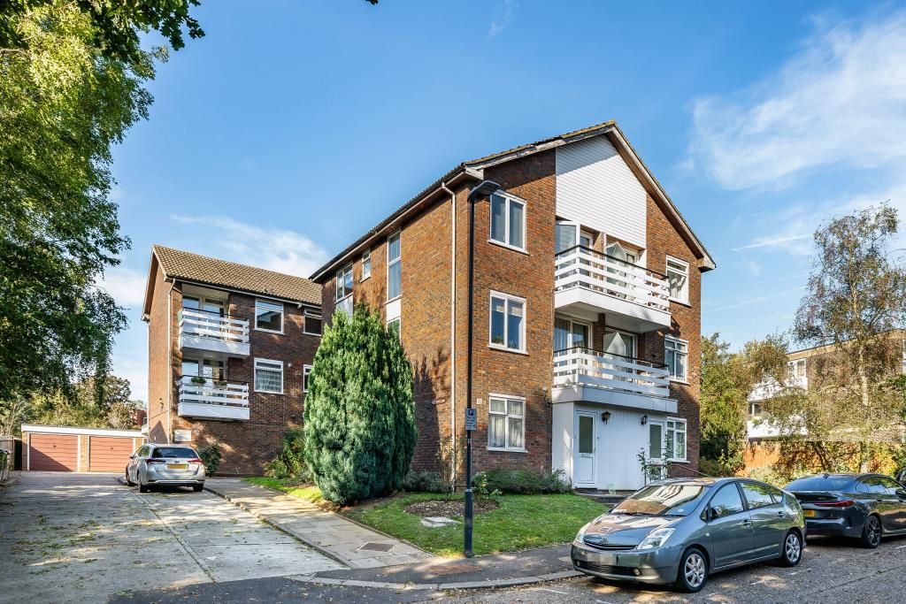2 bed flat for sale in Stanmore, Middlesex HA7, £375,000 Zoopla