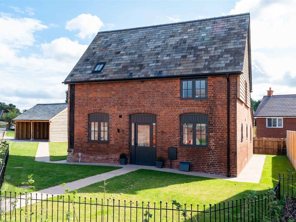 4 bed detached house for sale in Holmer House Close, Hereford HR4, £