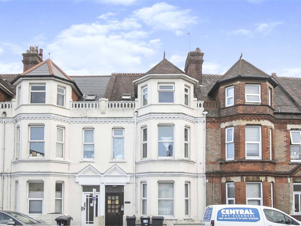 Holdenhurst Road, Bournemouth, Dorset BH8