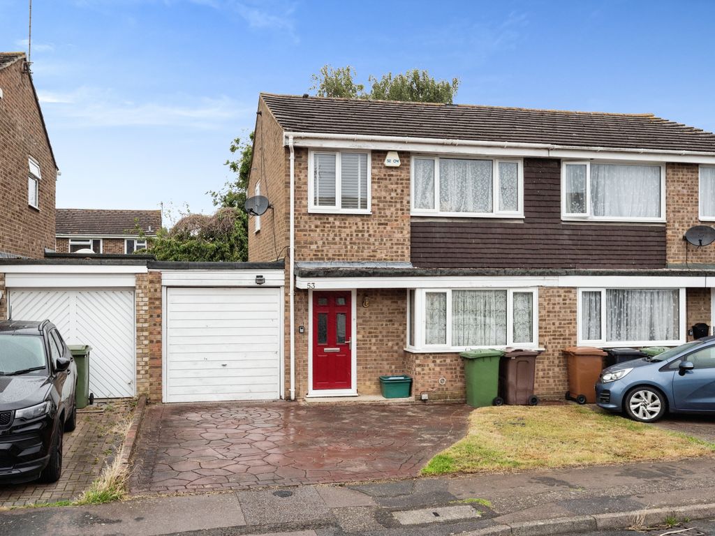 3 bed semidetached house for sale in Tutsham Way, Tonbridge TN12, £