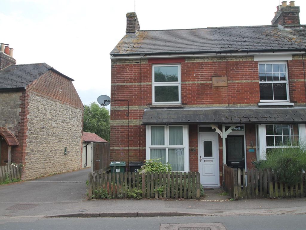 2 bed end terrace house to rent in Heath Road, Barming, Maidstone, Kent