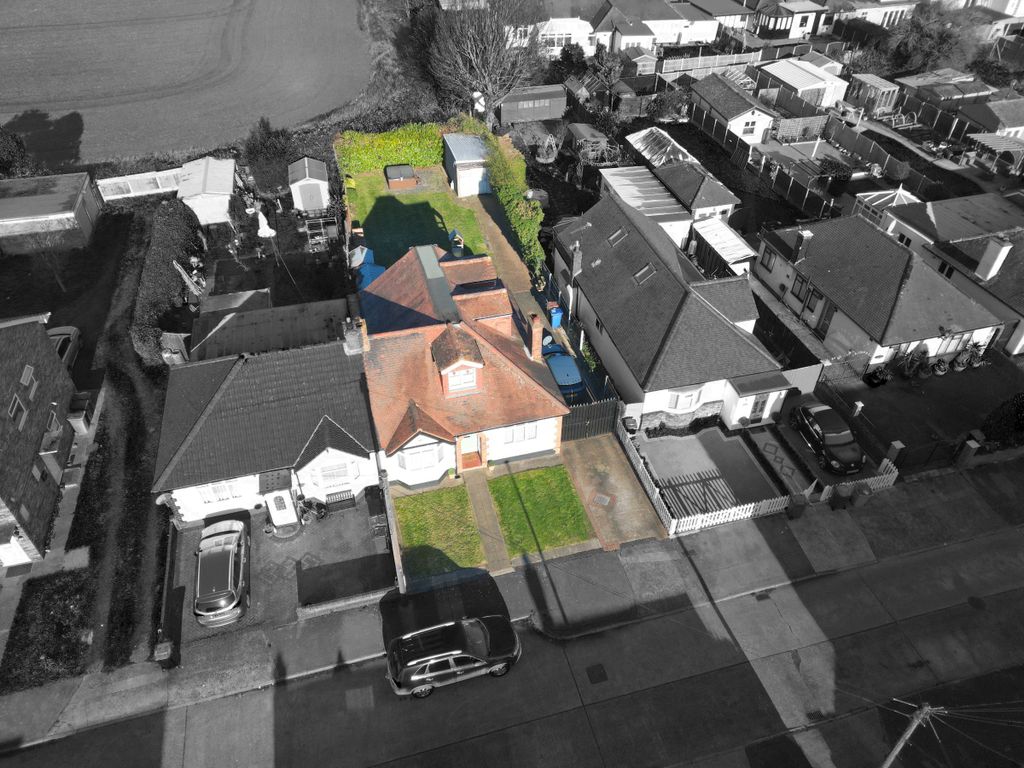 4 bed semidetached house for sale in Nelson Road, South Ockendon RM15