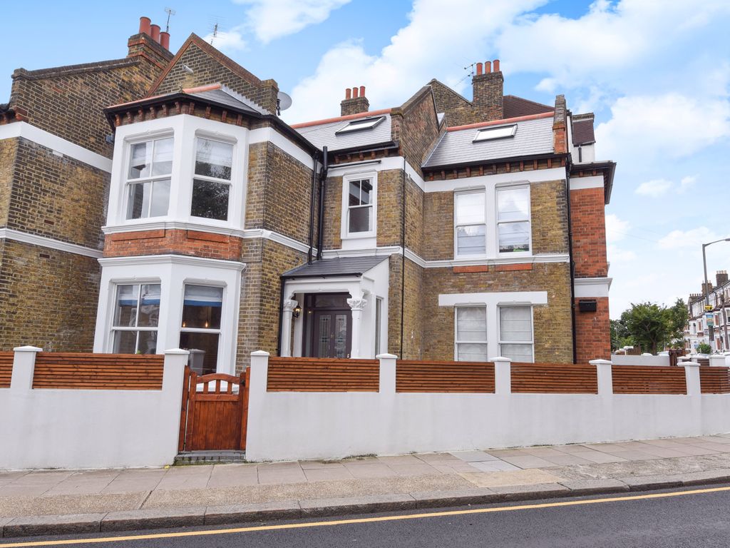 5 bed end terrace house for sale in Oakhill Road, Putney, London SW15