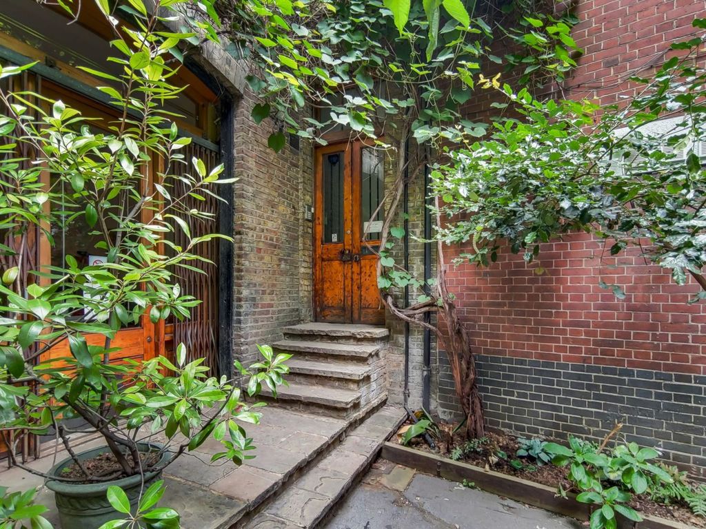 6 Vine Yard, Southwark SE1