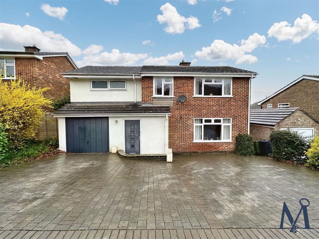 4 bed detached house for sale in King Richards Hill, Whitwick