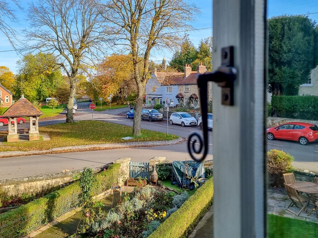 2 bed cottage for sale in Copgrove Terrace, Burton Leonard, Harrogate HG3, £285,000 Zoopla