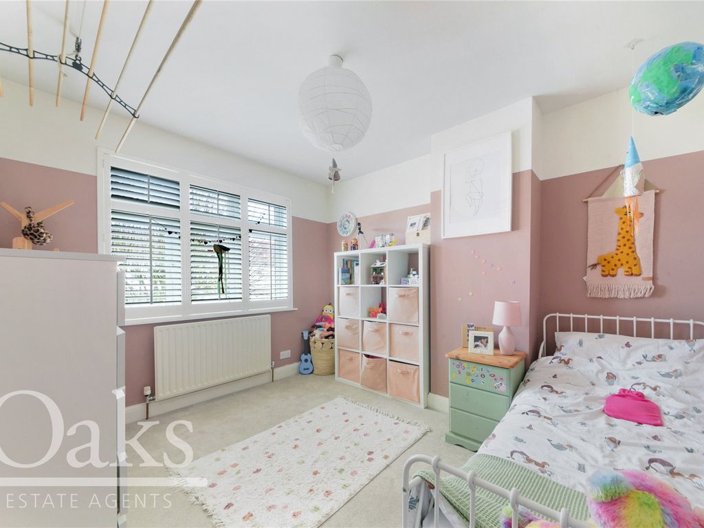 3 bed semidetached house for sale in Harrington Road, London SE25, £