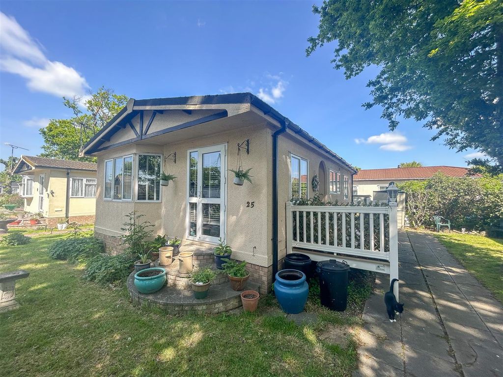 2 bed mobile/park home for sale in Sacketts Grove Caravan Park, Jaywick