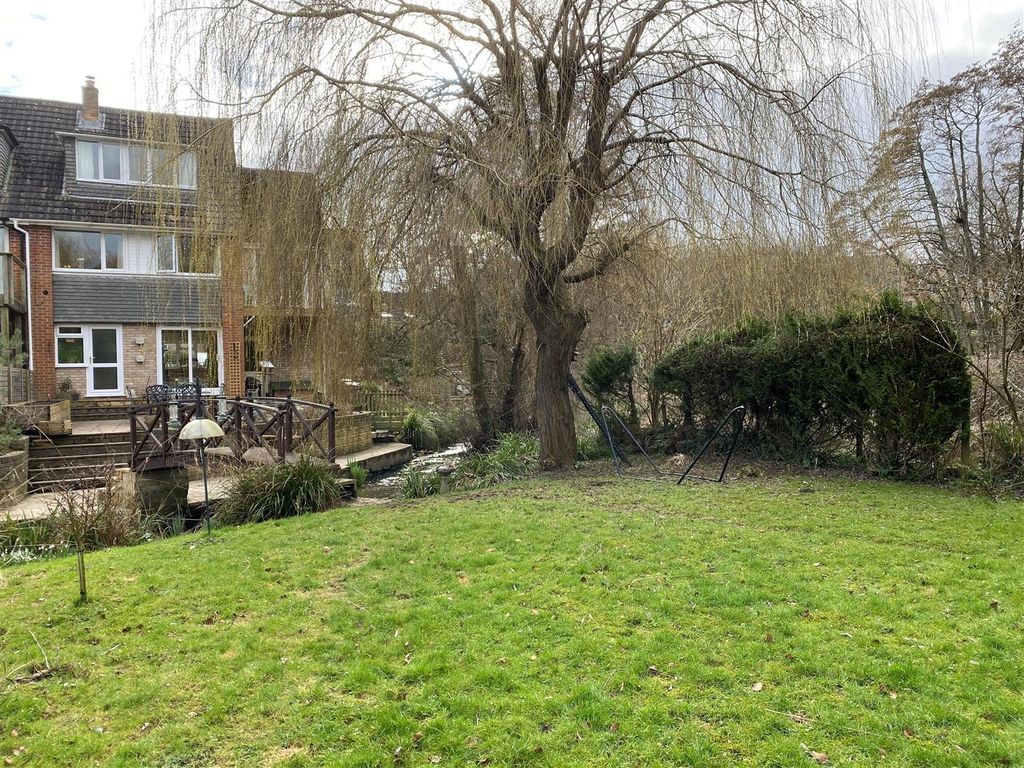 3 bed end terrace house for sale in Wessington Park, Calne SN11 Zoopla