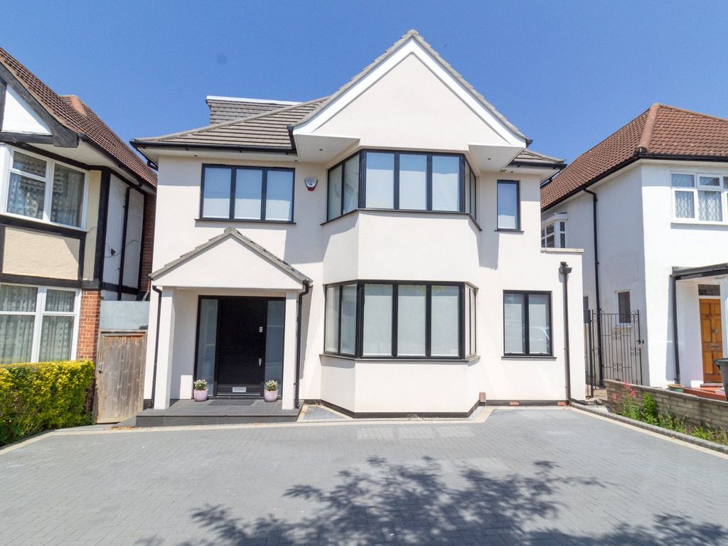 6 bed detached house to rent in The Drive, Edgware HA8 Zoopla