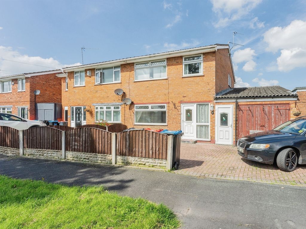 3 bed semidetached house for sale in Glen Road, Great Sutton
