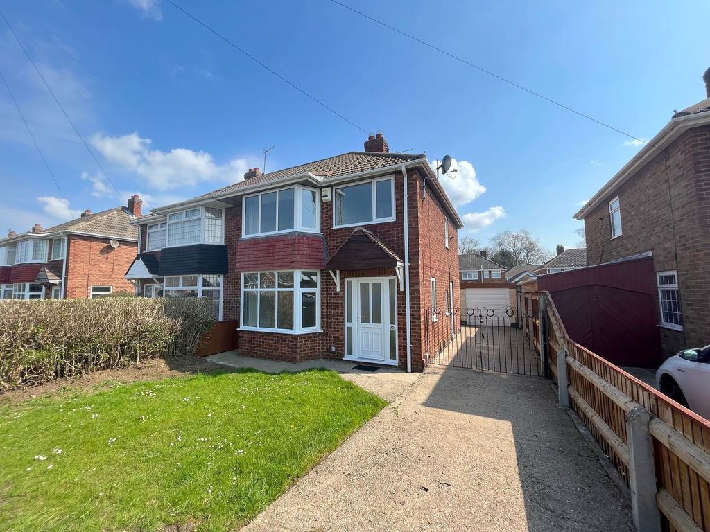 3 bed semidetached house to rent in Worlaby Road, Scartho, Grimsby