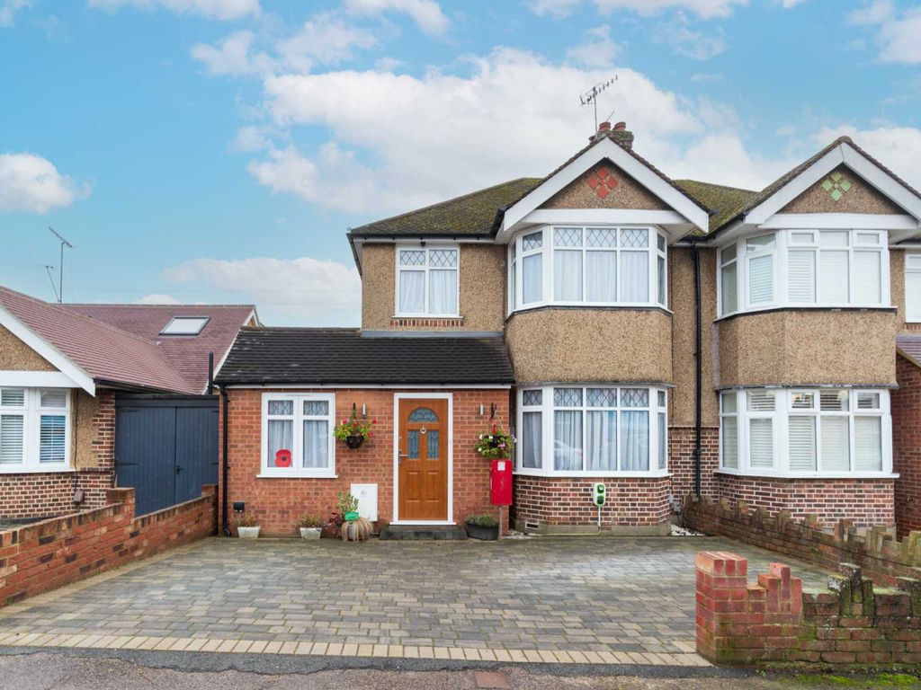 3 bed semidetached house for sale in Park Avenue, Bushey WD23 Zoopla