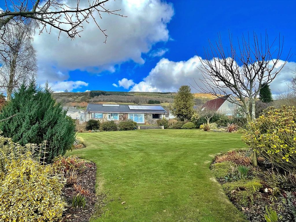 4-bed-bungalow-for-sale-in-7-bankfoot-park-scotlandwell-kinross-shire