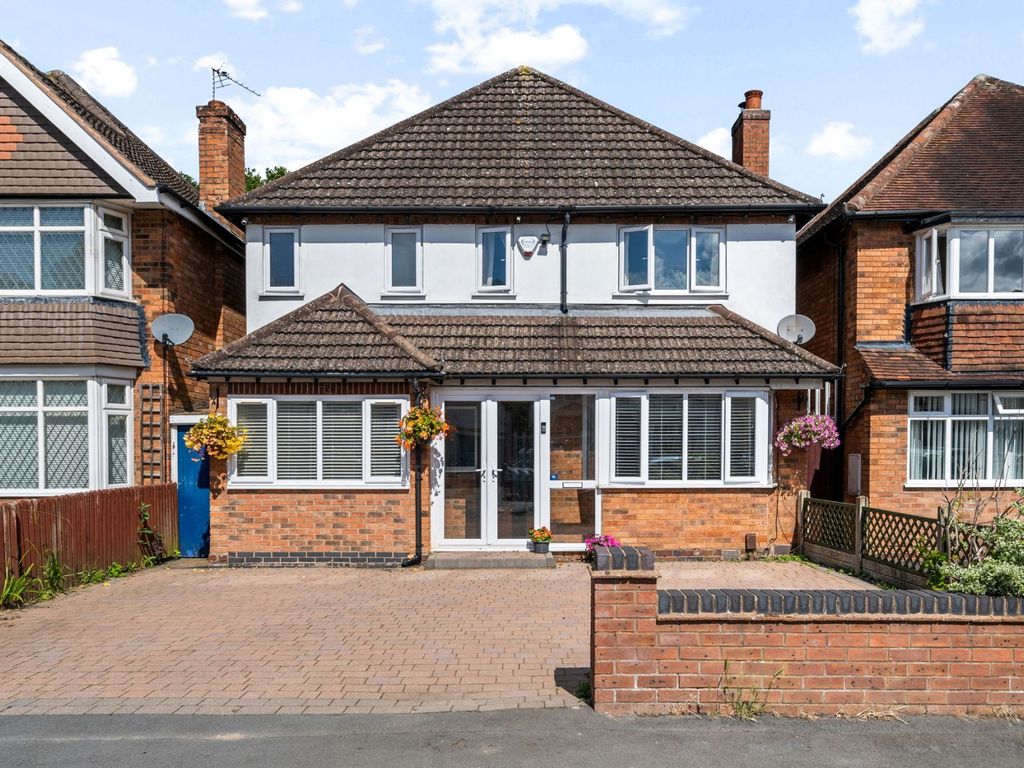 4 bed detached house for sale in Hazeloak Road, Shirley, Solihull B90