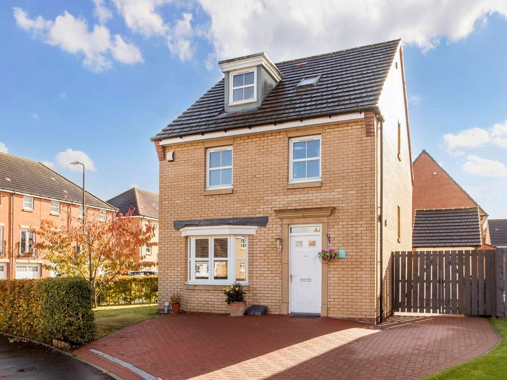 4 bed detached house for sale in 8 Innerdouny Drive, Maddiston, Falkirk FK2 Zoopla