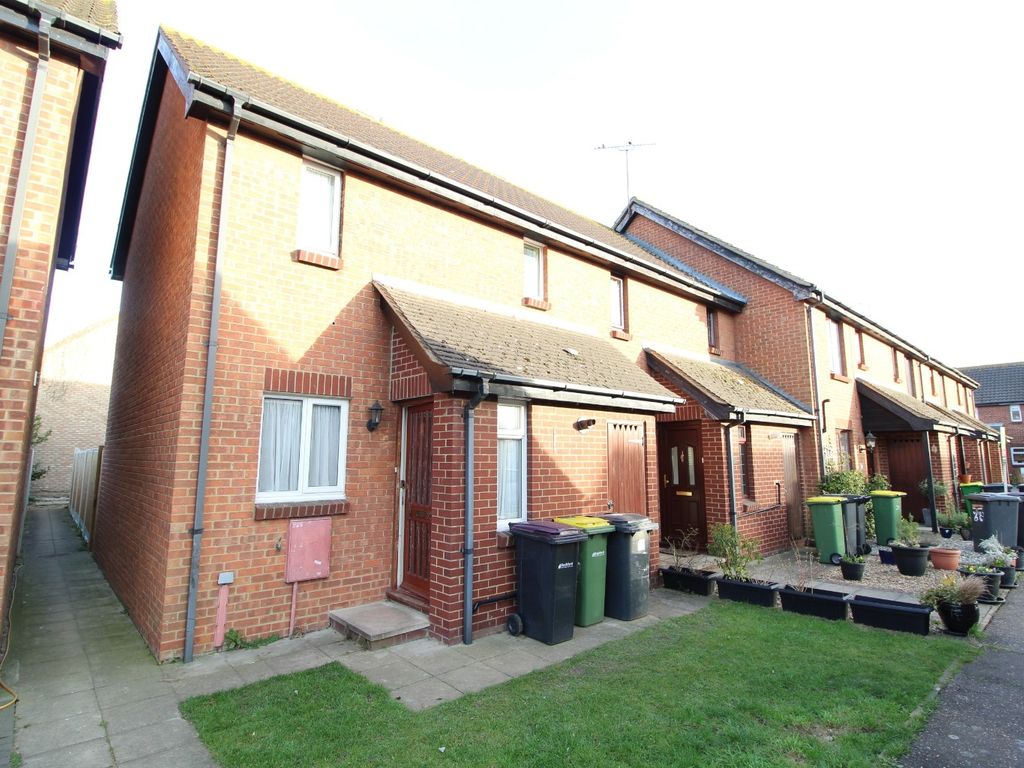 2 bed end terrace house to rent in Norwich Crescent, Rayleigh SS6 Zoopla