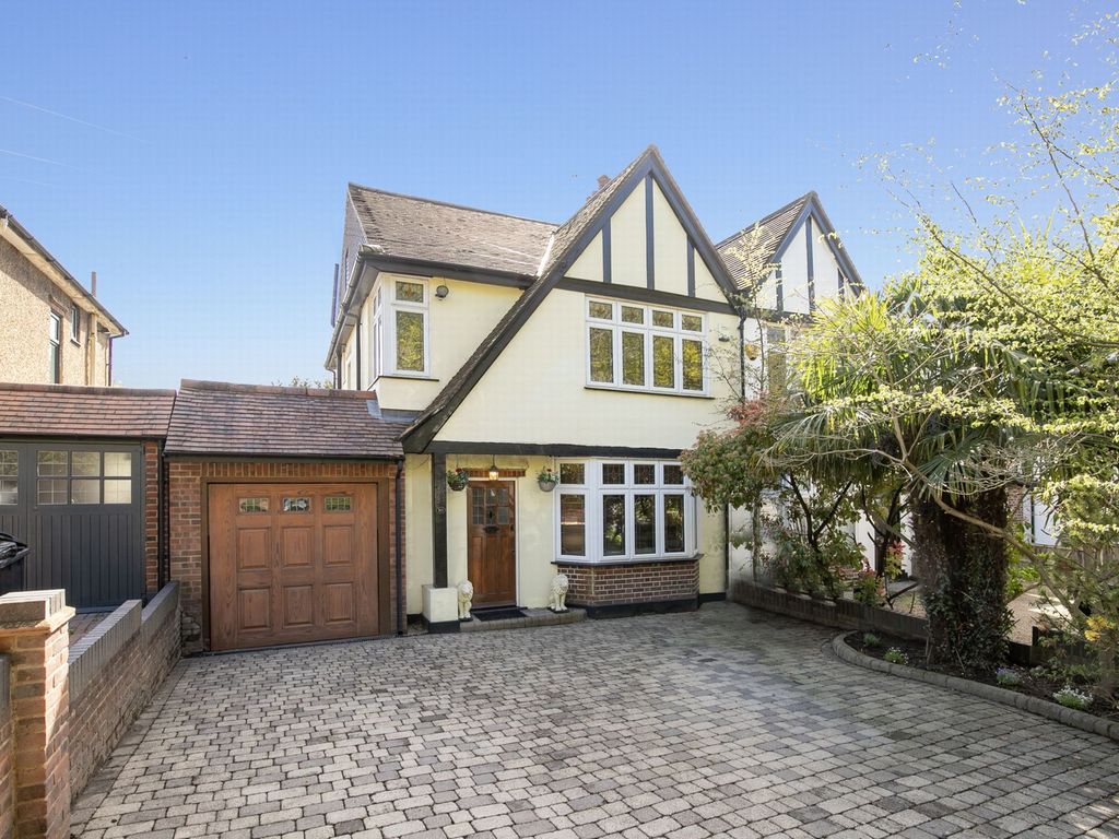 4 bed semidetached house for sale in Forest Edge, Buckhurst Hill IG9