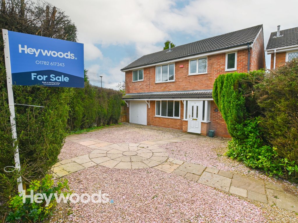 5 bed detached house for sale in Rutherford Avenue, Westbury Park