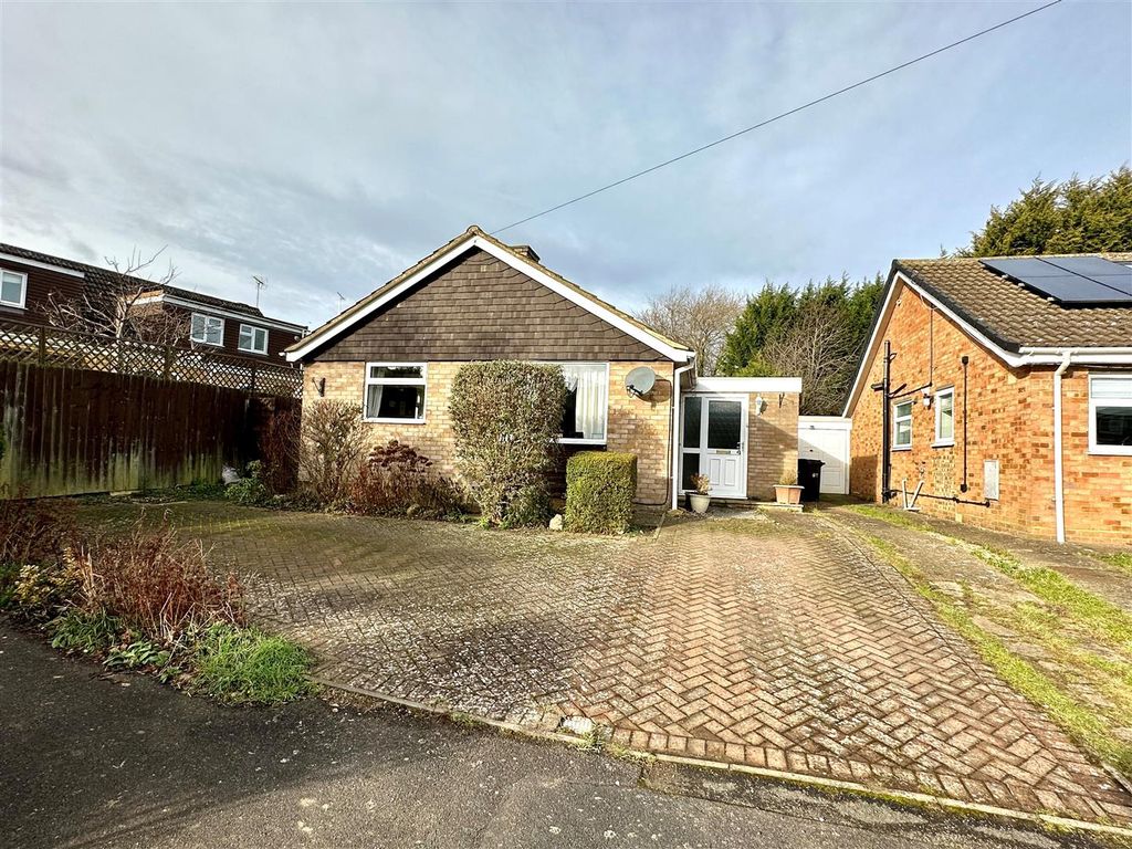 3 bed detached bungalow for sale in Western Avenue, Nether Heyford