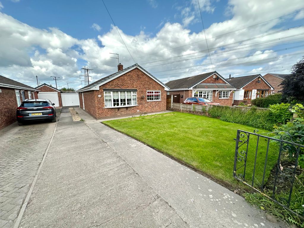 2 bed detached bungalow for sale in Whiphill Lane, Armthorpe, Doncaster