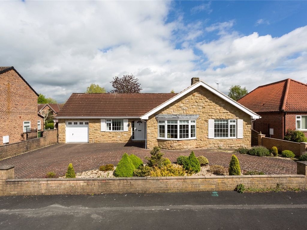 3 bed bungalow for sale in Oak Tree Way, Strensall, York, North