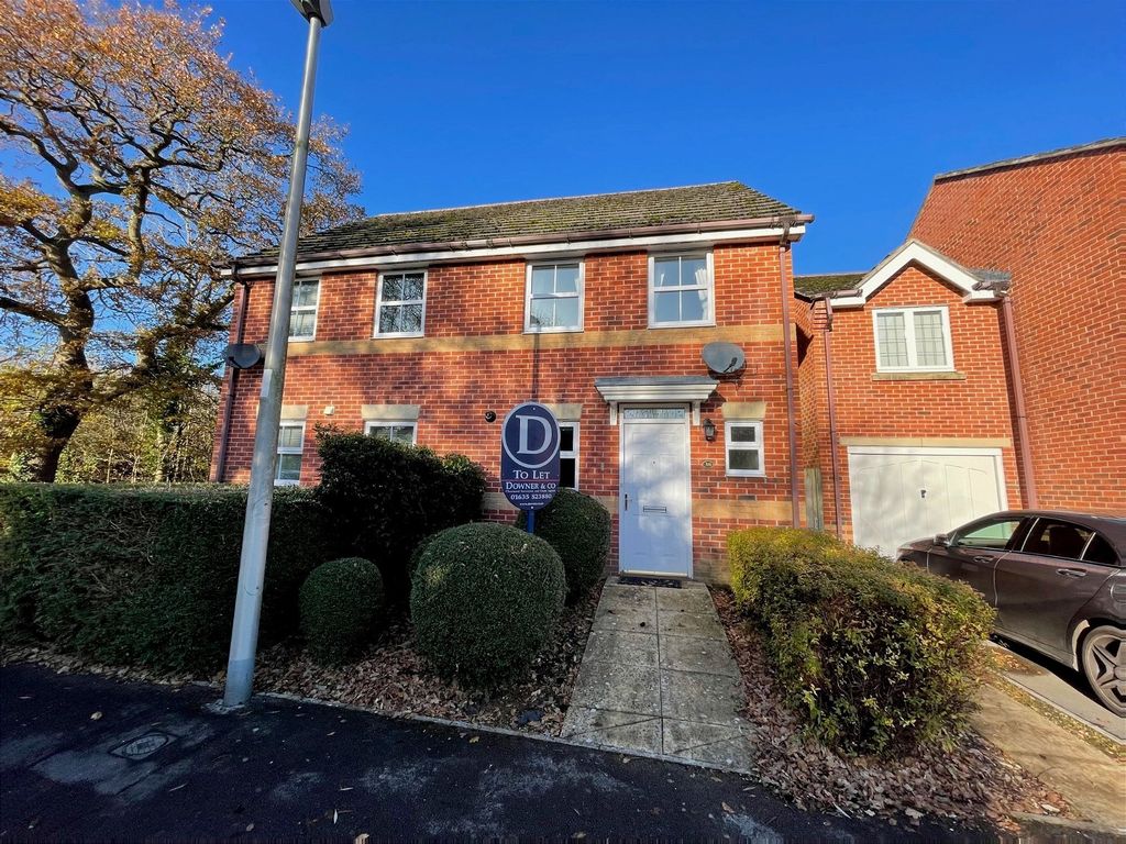 2 bed semidetached house to rent in Florence Gardens, Thatcham RG18