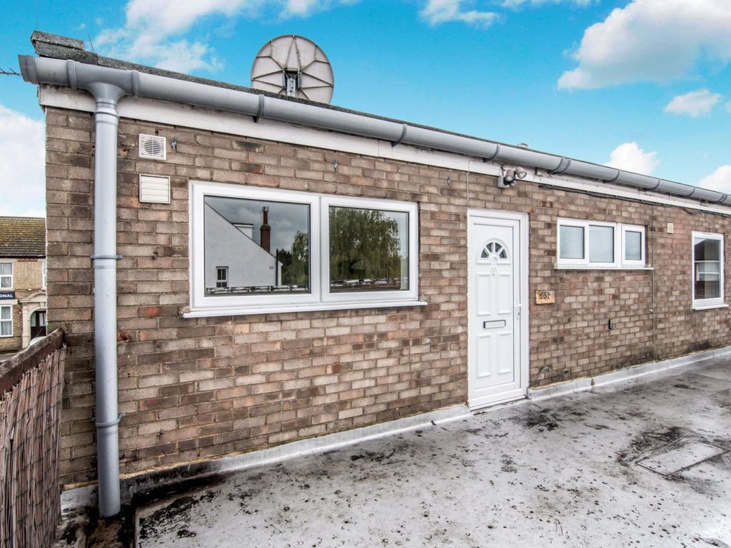 2 bed flat to rent in Bedford Road, Kempston MK42 Zoopla