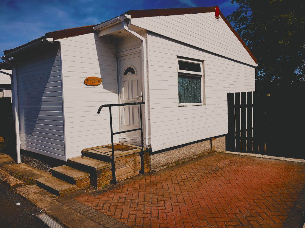 2 bed mobile/park home for sale in Pentland Park, Midlothian, Loanhead